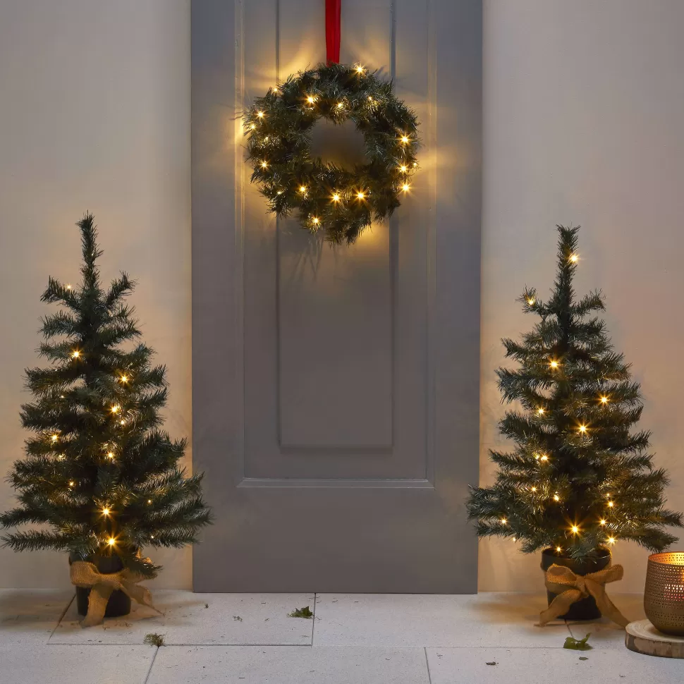 Best Sale 2 Verlichte Buiten Kerstbomen En Krans Fraser (H95 X O55 Cm) Kerstbomen